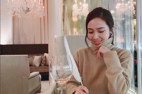 Jessica郑秀妍的穿搭 可盐可甜的简约风穿搭