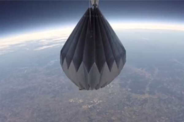 太空葬Space X火箭载百人骨灰升空 真实版上天堂