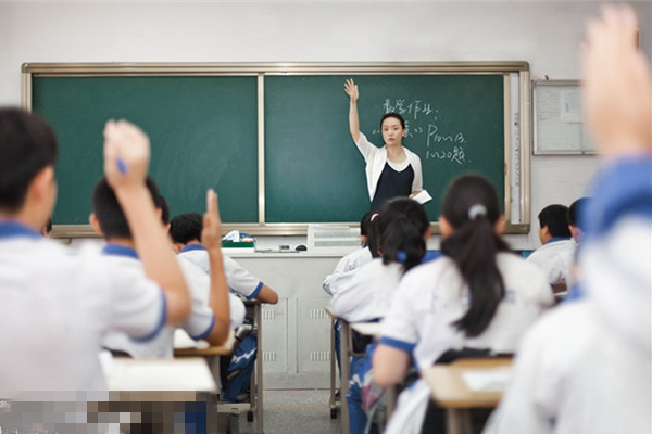 爷爷去世请假遭怼 为人师表竟然说出这样的话