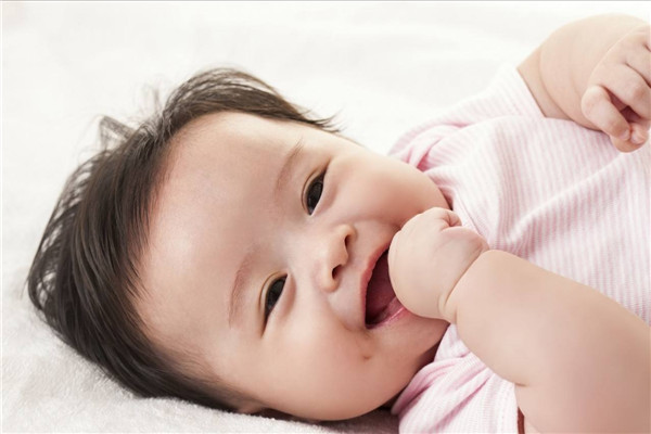 初生婴儿要准备几个奶瓶 奶瓶有哪些材质的