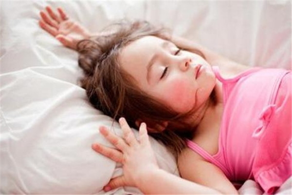 宝宝早上赖床应该怎么办 唤醒宝宝这6招就行了