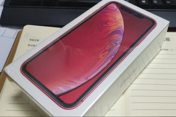 iPhone行货降价 苹果公司自救逆境中杀出重围