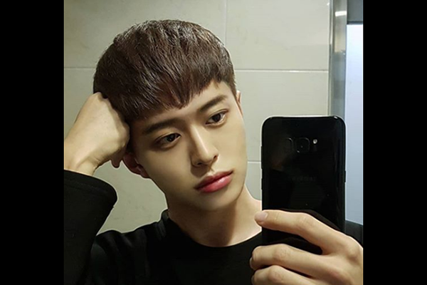 2019男生短发流行什么刘海 男生刘海发型推荐