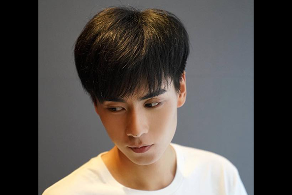 2019男生短发流行什么刘海 男生刘海发型推荐