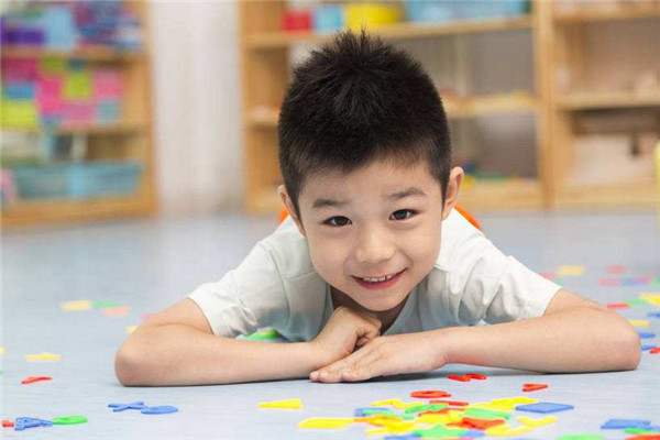 孩子学校受排挤怎么办 跟这位妈妈学学怎么做