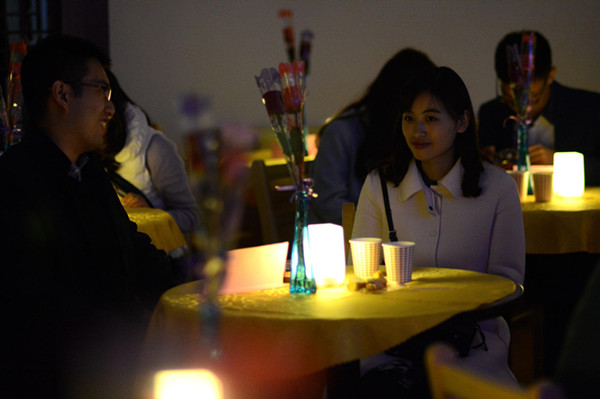 父亲网上为儿相亲 不料儿媳妇居然是抠脚大汉