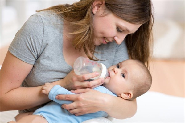 什么颜色的母乳最有营养 揭秘母乳的秘密