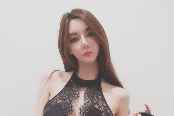 夏至一Nadia个人资料 真名王瑞儿冒充有钱人妻子