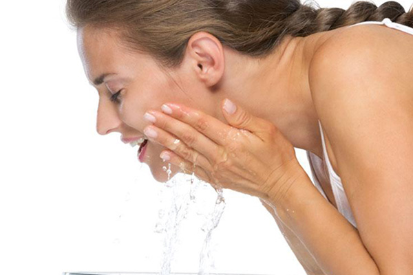 硫磺皂洗脸可以去螨虫吗 硫磺皂洗脸的好处和坏处