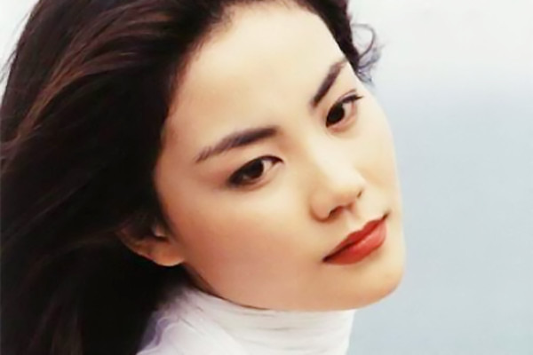 抖音黑夜里不敢点灯是什么歌 容易受伤的女人国语版歌词