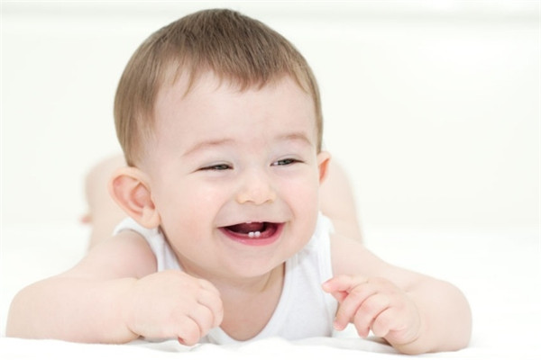 如何正确保护宝宝的乳牙 妈妈们做对了吗