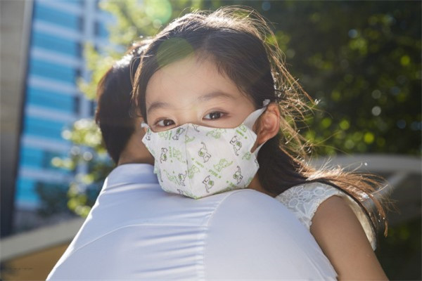 从宝宝鼻涕颜色判断病情 生病与否一看便知