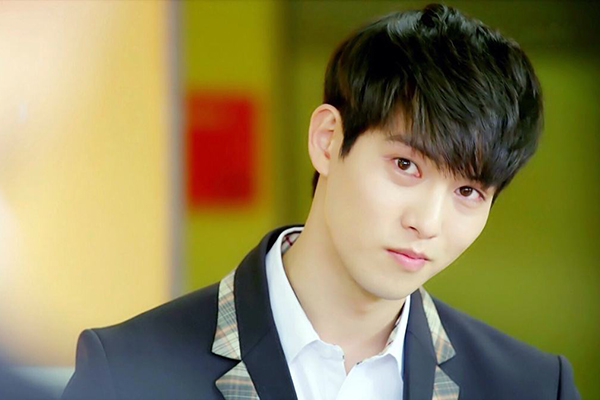 李宗泫退出cnblue了吗 粉丝要求李宗泫退出组合