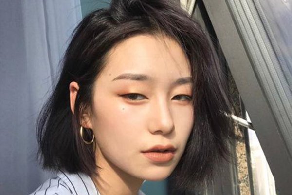 圆脸头发少的女生适合什么发型 好看的发型推荐