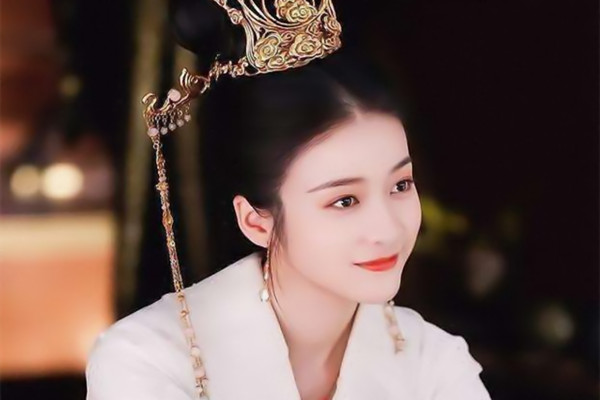 白发王妃漫夭什么时候变白发 漫夭为什么变白发