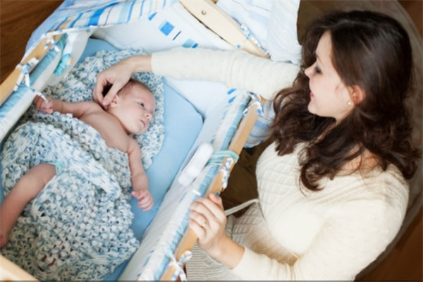 孩子断奶哭闹怎样安抚 这些小妙招请了解一下