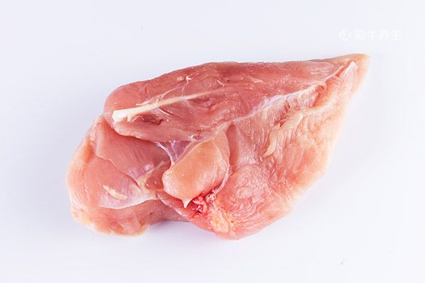 胸肉热量 鸡胸肉的热量是多少